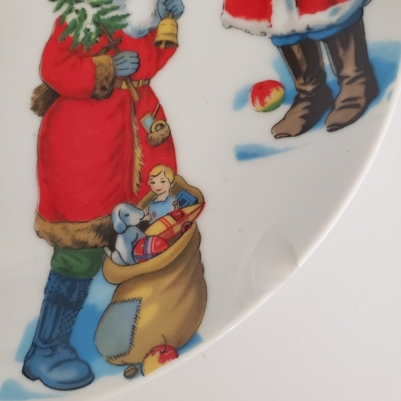 Set of 4 Vintage Santa Claus 10" Lunch /Dessert Plates Christmas Holiday Table - Picture 10 of 11